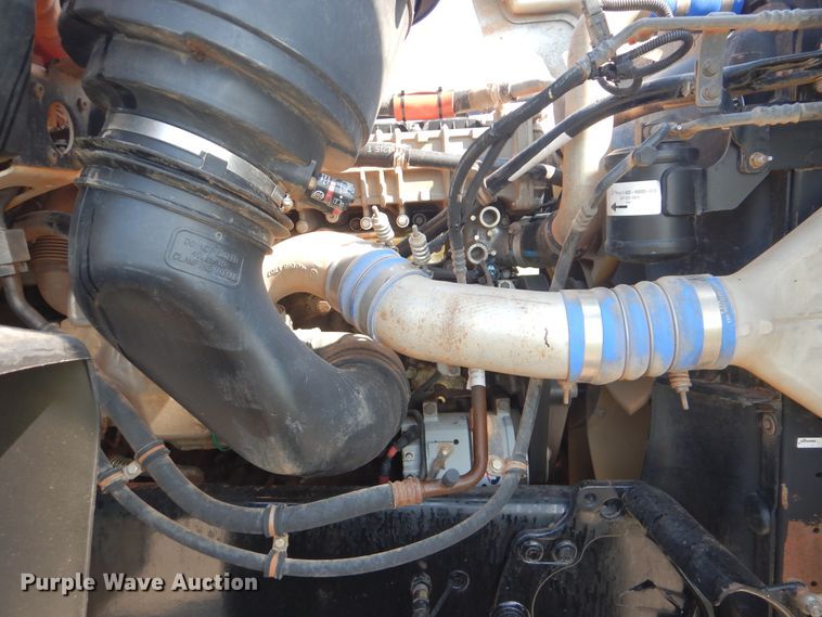 image for item GM9156 2012 Freightliner 114SD  flatbed truck