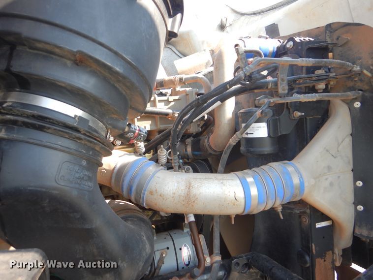 image for item GM9156 2012 Freightliner 114SD  flatbed truck