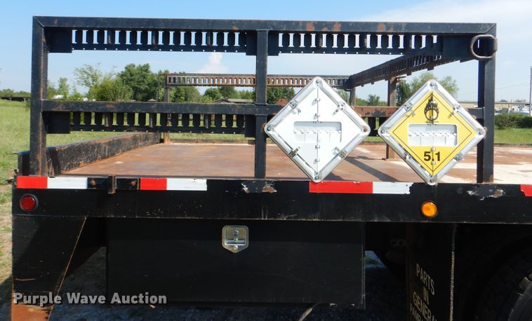image for item GM9156 2012 Freightliner 114SD  flatbed truck