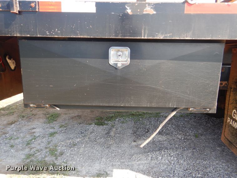 image for item GM9156 2012 Freightliner 114SD  flatbed truck