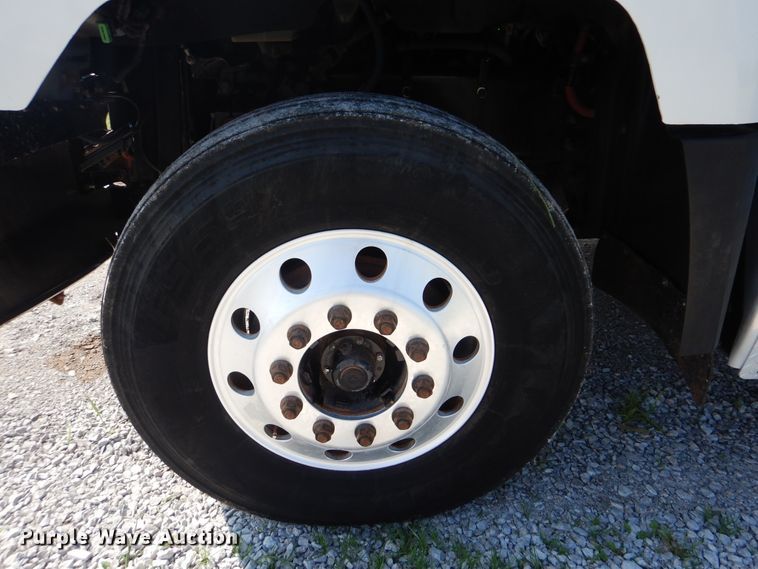 image for item GM9156 2012 Freightliner 114SD  flatbed truck