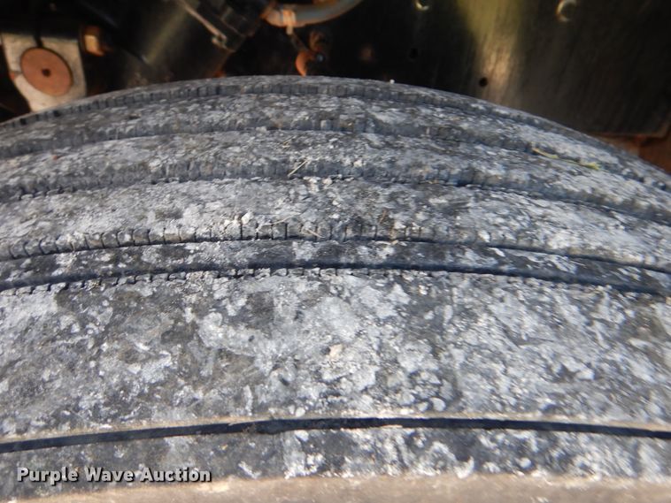 image for item GM9156 2012 Freightliner 114SD  flatbed truck