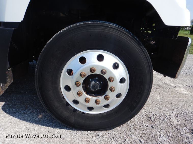 image for item GM9156 2012 Freightliner 114SD  flatbed truck