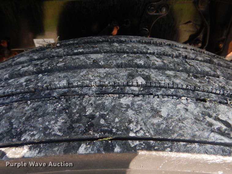 image for item GM9156 2012 Freightliner 114SD  flatbed truck