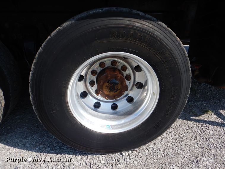 image for item GM9156 2012 Freightliner 114SD  flatbed truck