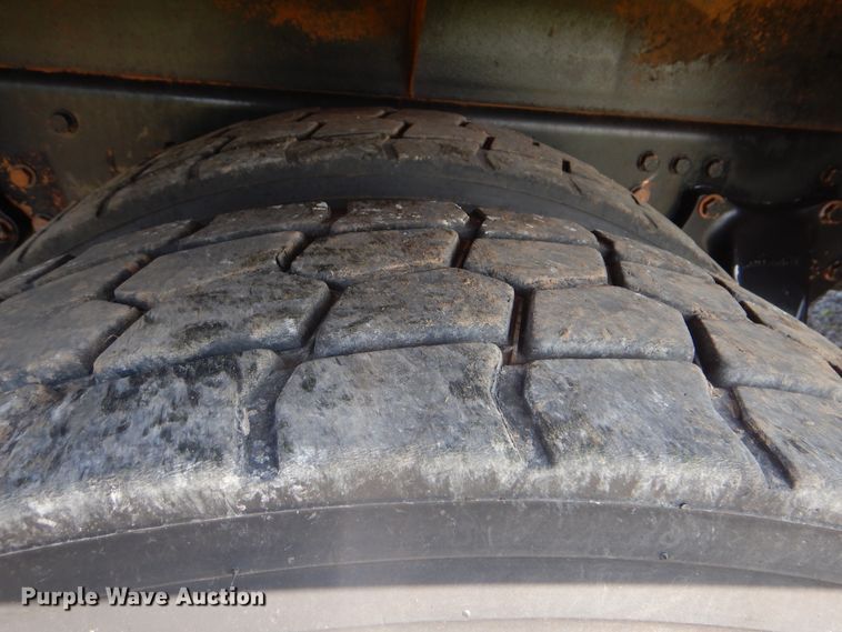 image for item GM9156 2012 Freightliner 114SD  flatbed truck