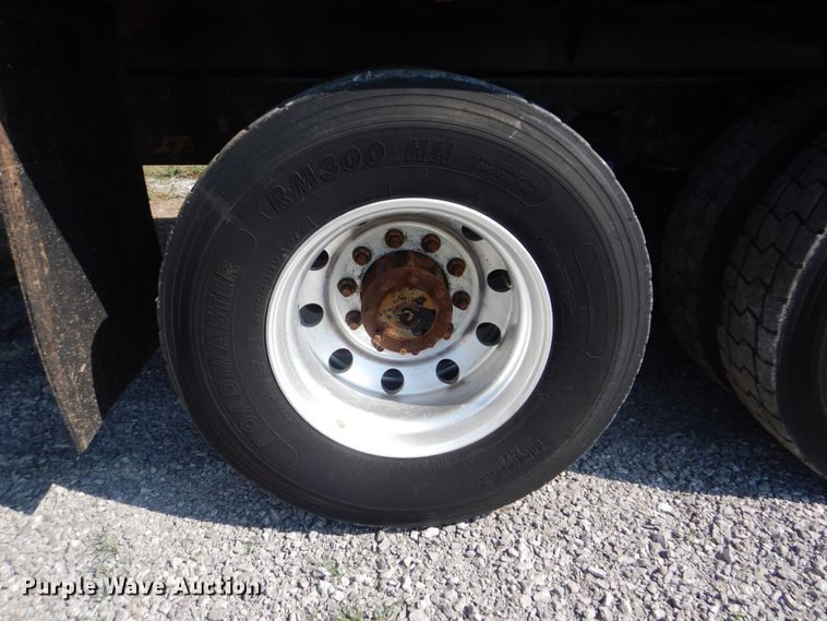 image for item GM9156 2012 Freightliner 114SD  flatbed truck