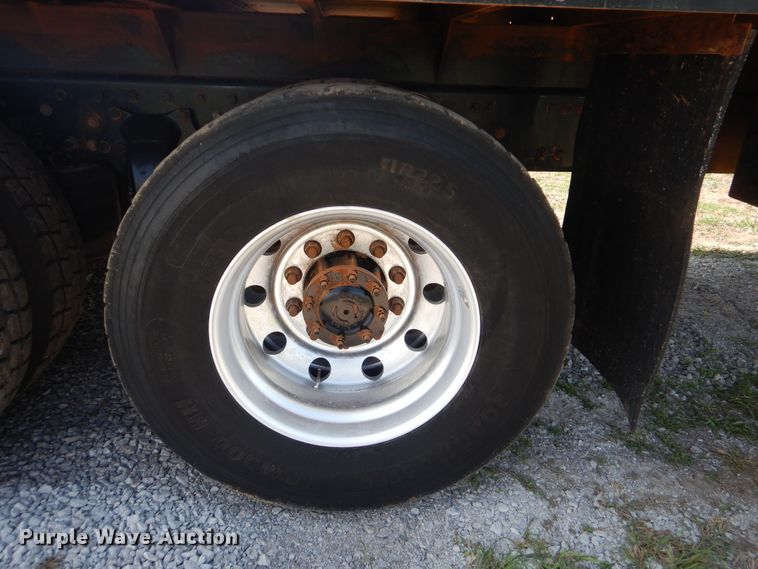 image for item GM9156 2012 Freightliner 114SD  flatbed truck