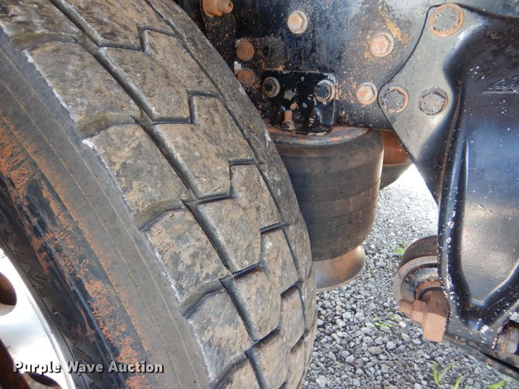 image for item GM9156 2012 Freightliner 114SD  flatbed truck