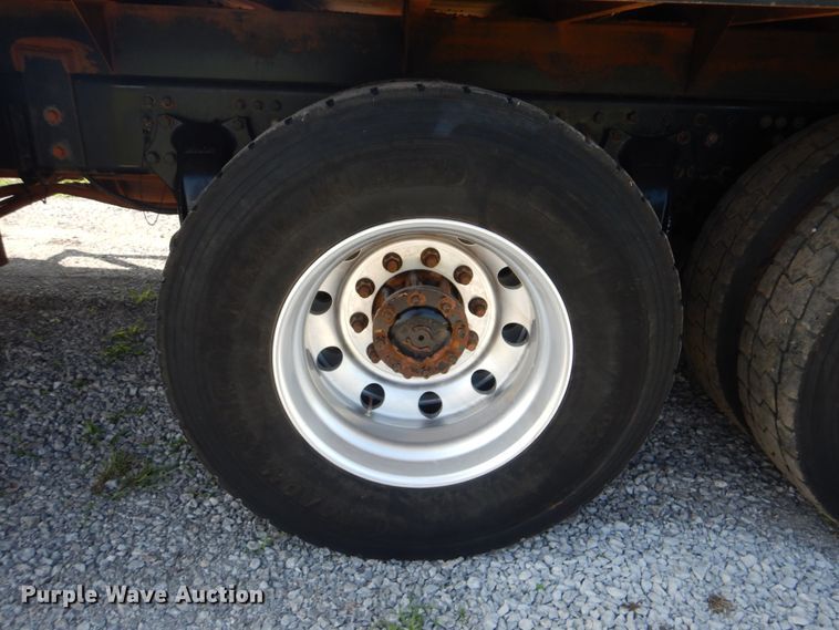 image for item GM9156 2012 Freightliner 114SD  flatbed truck