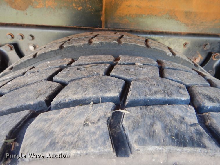 image for item GM9156 2012 Freightliner 114SD  flatbed truck