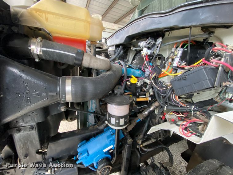 image for item HA9666 2006 International 7500  digger derrick truck