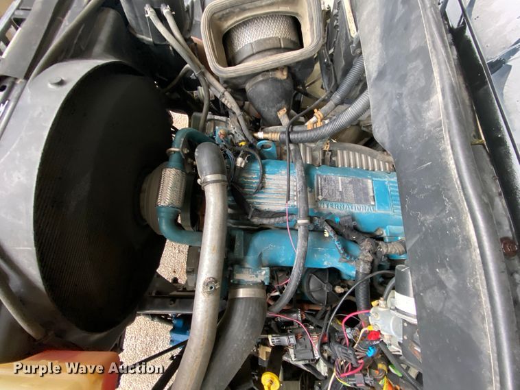 image for item HA9666 2006 International 7500  digger derrick truck