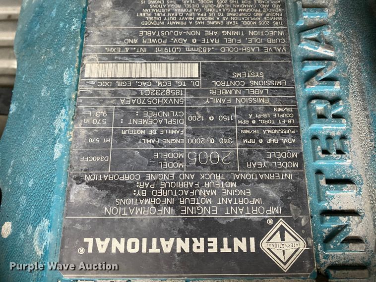 image for item HA9666 2006 International 7500  digger derrick truck