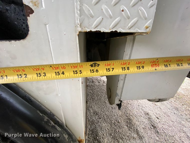 image for item HA9666 2006 International 7500  digger derrick truck