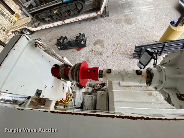 image for item HA9666 2006 International 7500  digger derrick truck