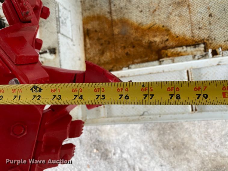 image for item HA9666 2006 International 7500  digger derrick truck