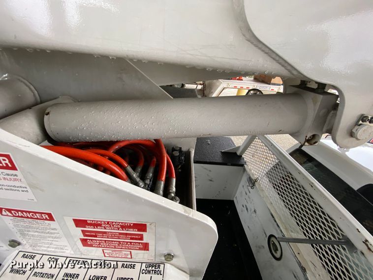 image for item HA9667 2011 Dodge Ram 5500  bucket truck