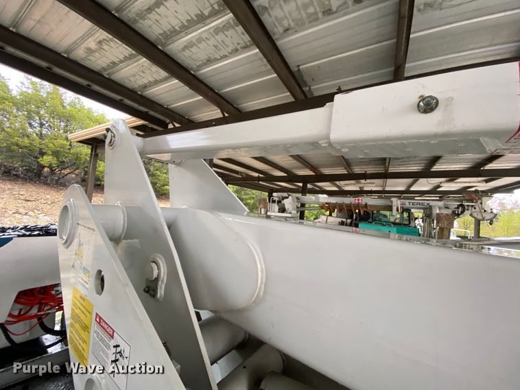 image for item HA9667 2011 Dodge Ram 5500  bucket truck