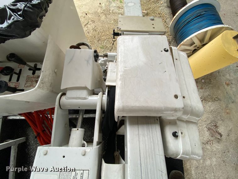 image for item HA9667 2011 Dodge Ram 5500  bucket truck