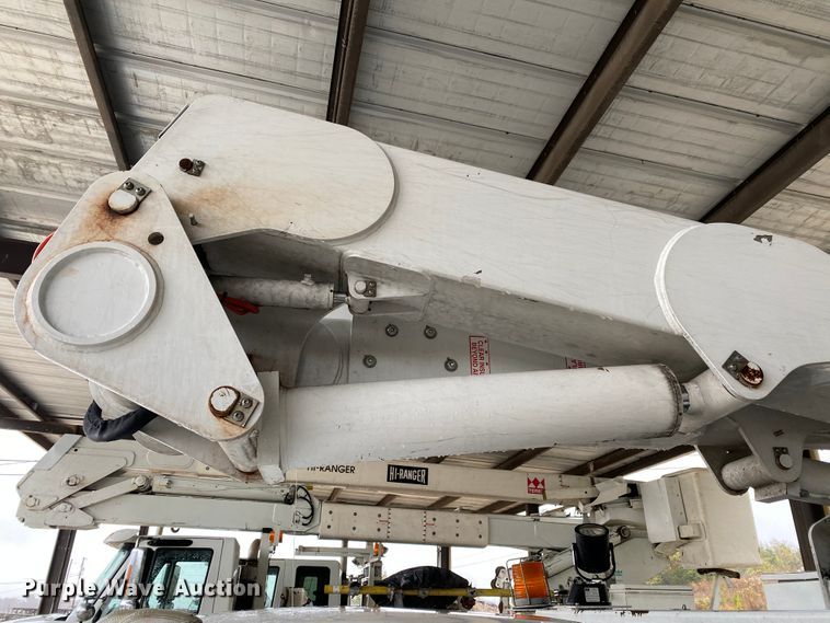 image for item HA9667 2011 Dodge Ram 5500  bucket truck