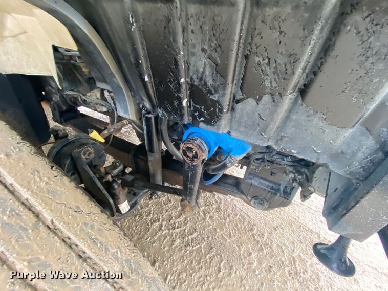 image for item HA9668 2004 International 7400  bucket truck