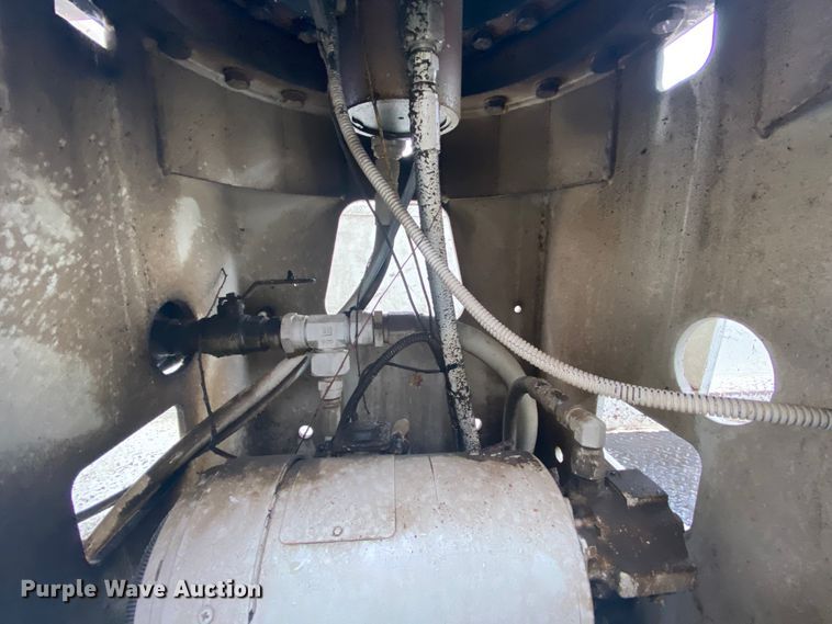 image for item HA9668 2004 International 7400  bucket truck