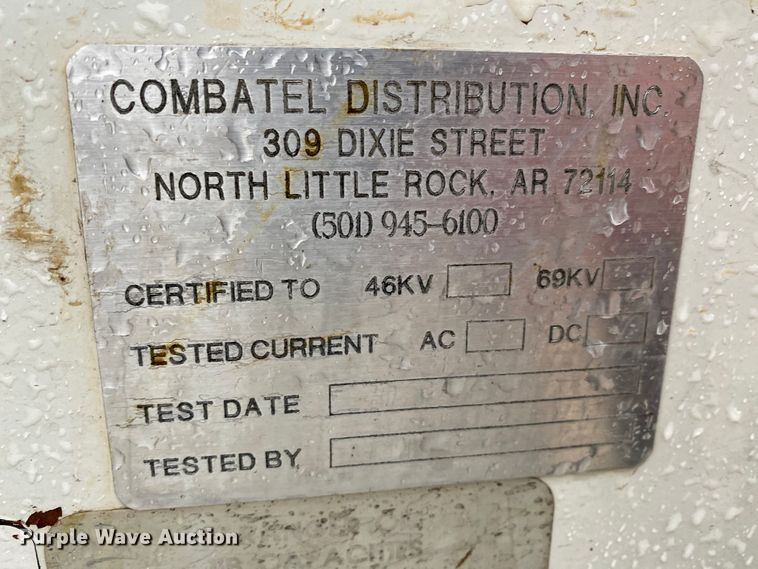 image for item HA9668 2004 International 7400  bucket truck