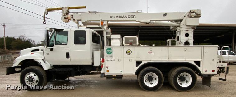 image for item HA9669 2005 International 7500  bucket truck