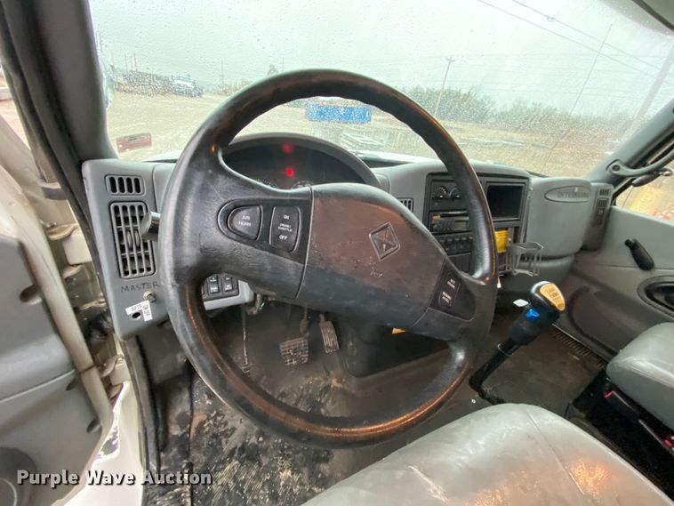 image for item HA9669 2005 International 7500  bucket truck