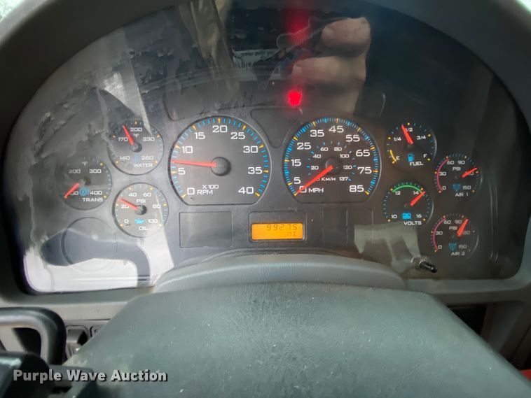 image for item HA9669 2005 International 7500  bucket truck