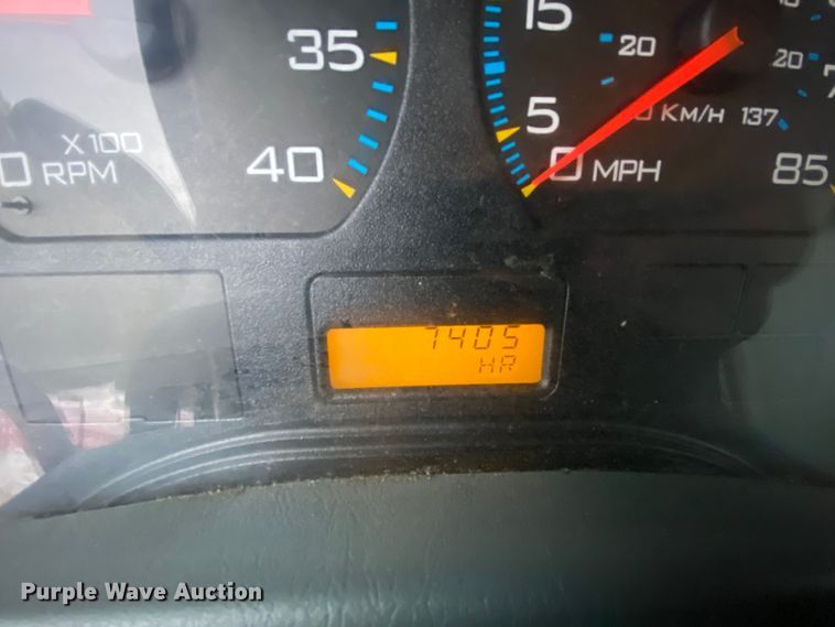 image for item HA9669 2005 International 7500  bucket truck