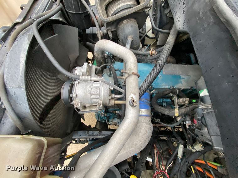 image for item HA9669 2005 International 7500  bucket truck