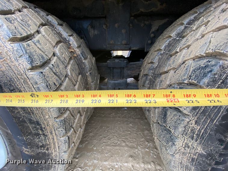 image for item HA9669 2005 International 7500  bucket truck