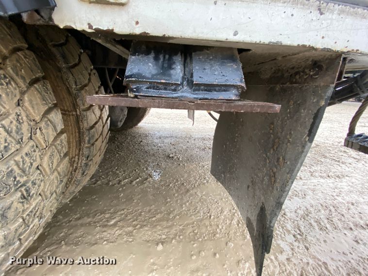 image for item HA9669 2005 International 7500  bucket truck