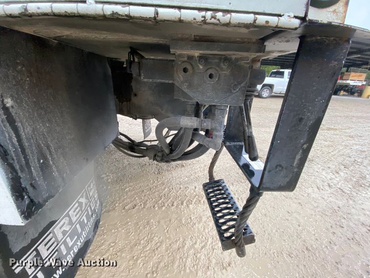 image for item HA9669 2005 International 7500  bucket truck