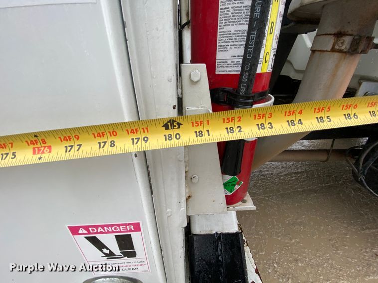 image for item HA9669 2005 International 7500  bucket truck