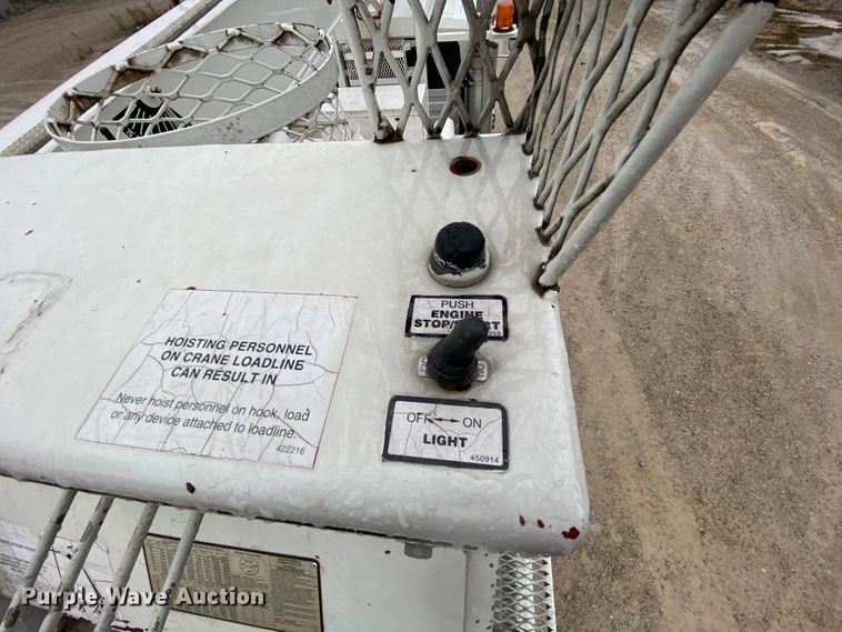 image for item HA9669 2005 International 7500  bucket truck