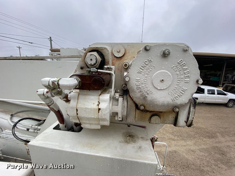 image for item HA9669 2005 International 7500  bucket truck