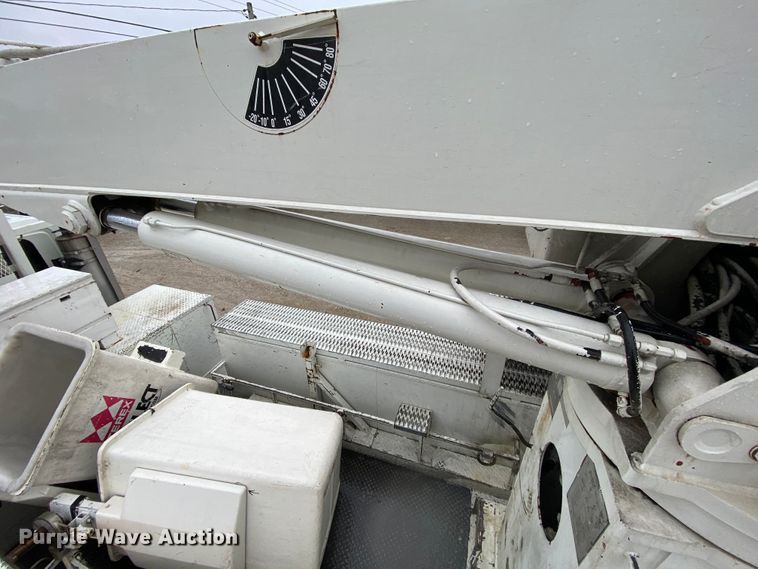 image for item HA9669 2005 International 7500  bucket truck