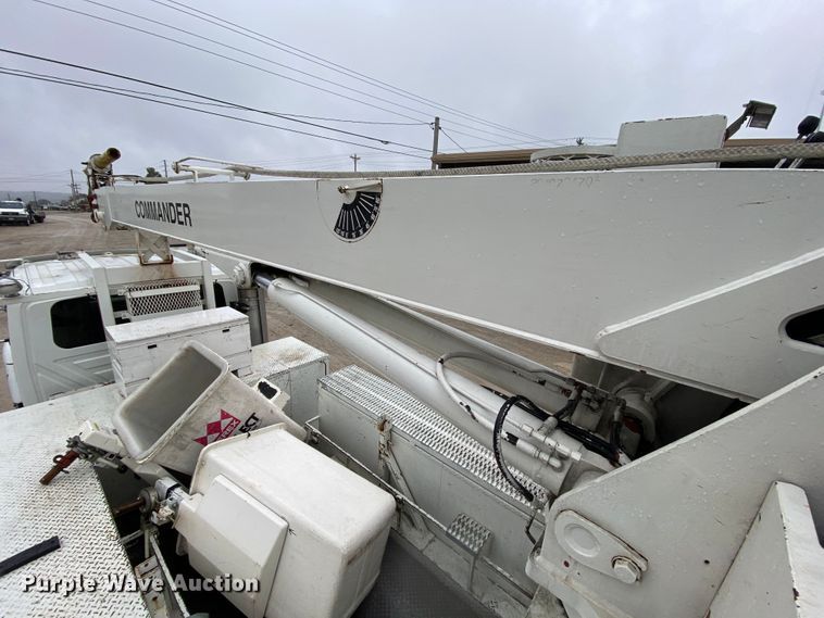 image for item HA9669 2005 International 7500  bucket truck