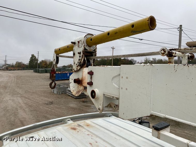 image for item HA9669 2005 International 7500  bucket truck