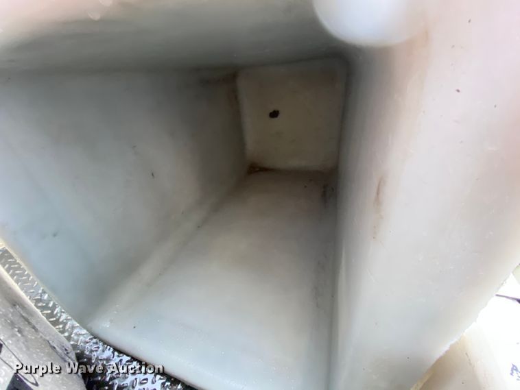 image for item HA9669 2005 International 7500  bucket truck