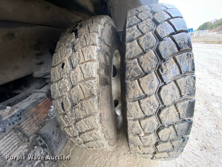 image for item HA9669 2005 International 7500  bucket truck