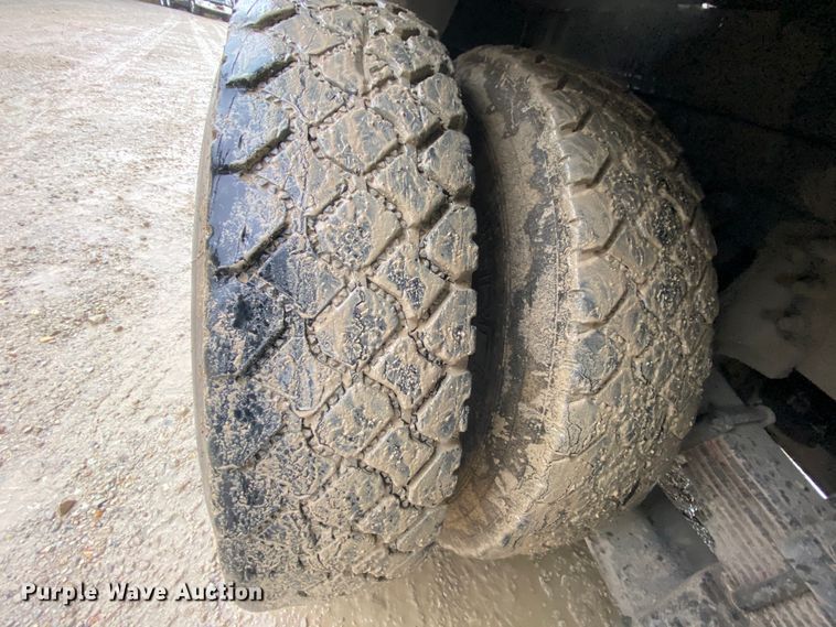 image for item HA9669 2005 International 7500  bucket truck