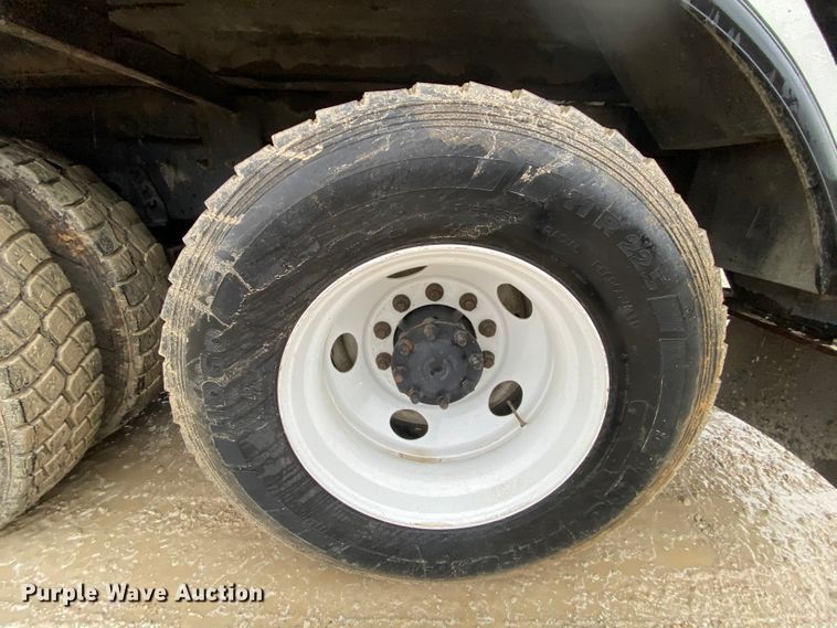 image for item HA9669 2005 International 7500  bucket truck