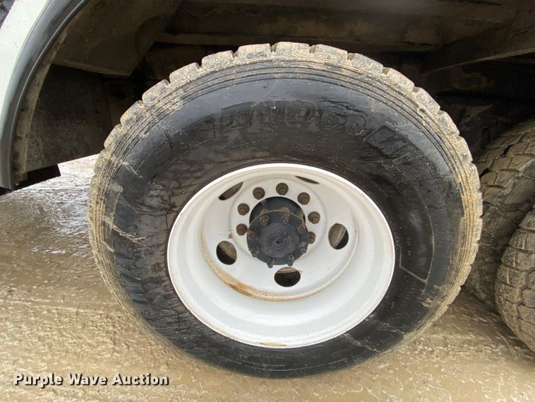 image for item HA9669 2005 International 7500  bucket truck