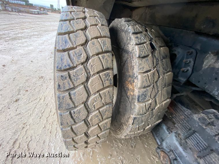 image for item HA9669 2005 International 7500  bucket truck