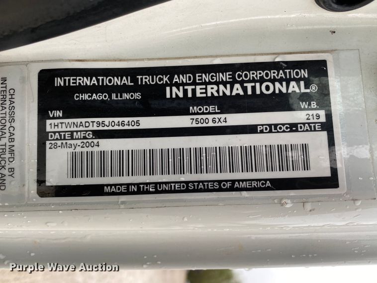 image for item HA9669 2005 International 7500  bucket truck