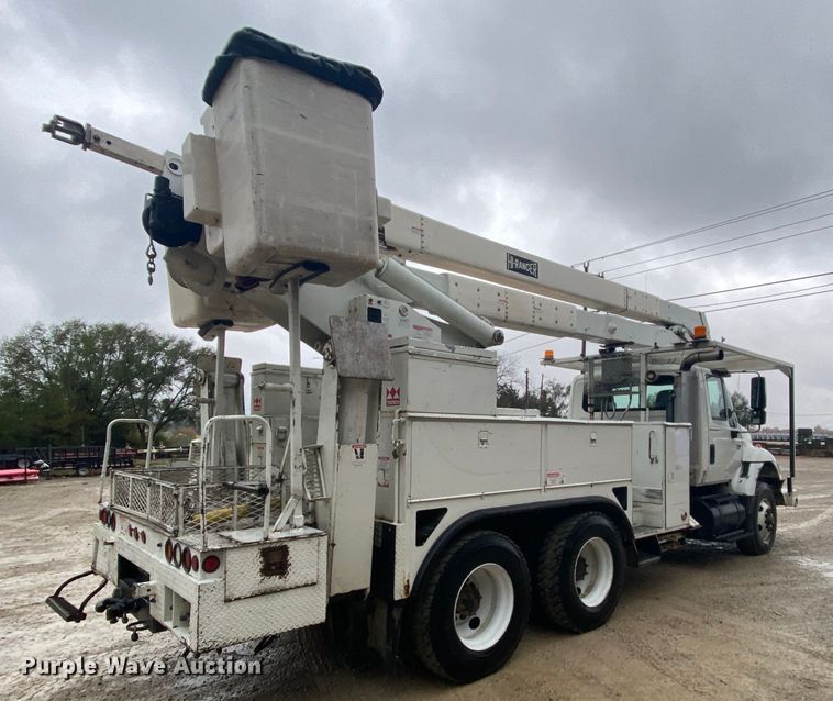 image for item HA9670 2005 International 7500  bucket truck